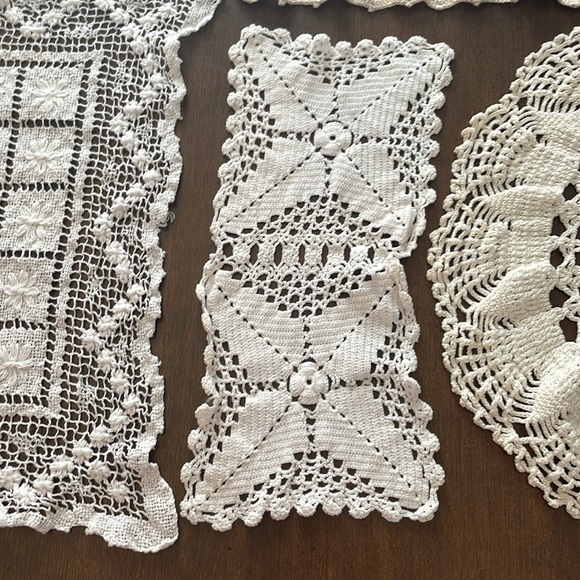 Vintage Crochet Doilies Set - Picture 6 of 10